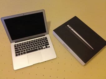 Macbook air 1.7ghz i5 128gb ssd 1