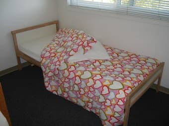 IKEA Toddler Bed - 40$ 1