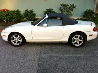 1999 Mazda Miata (Excellent condition 95k miles) - $4700 3