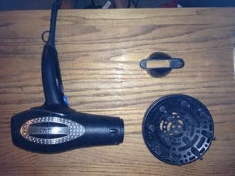 Hairdryer, Conair Infiniti with 2 attachments for sale 1