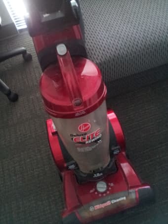 Hoover Elite Rewind Bagless Upright Vacuum 1