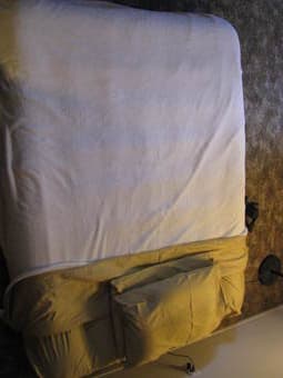 Queen Sized Wrinkle-Free Sheets and Microplush Blankets - $60 1