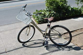 Women's 2011 Raleigh Circa I3 Bicycle plus extras 1