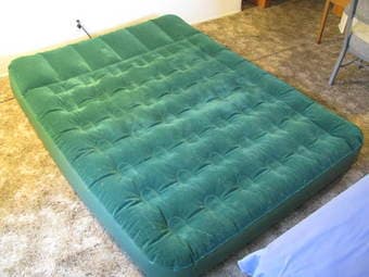 Aerobed Queen Sized Air Mattress and Pump - $60 1