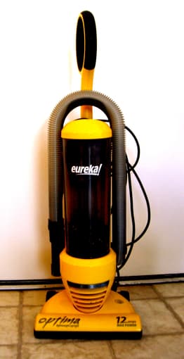 moving sale: matress, cooking stuffs, vaccum cleaner, houseold items 2