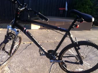 New Raleigh Talus 2012 Bike + Accessories ! 7 weeks old 3