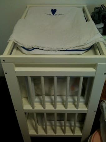 Selling Ikea baby crib/toddler bed, changing table and kid's mirror 1