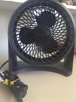 Honeywell Desk Fan $10 1