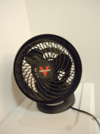 Moving out sale- Cofee maker, fan, blender, vaccum 2