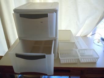 Binders/Stationary storage bins/ folder -case/ Table lamp/Hanger at EV 3