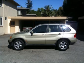 2000 BMW X5 $9300 1