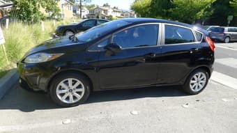 Ford Fiesta SE 2012 Hatchback 2012 in Black. LOW MILEAGE 1