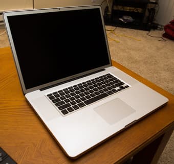 MacBook Pro (Mid-2010) MC024LL/A 2