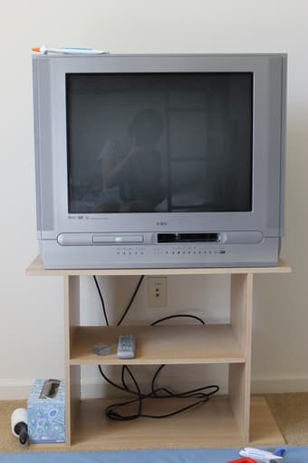 27" TV  with Vedeo player+TV table($25) 1