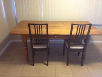 Solid Oak Dining Room Table $50 1