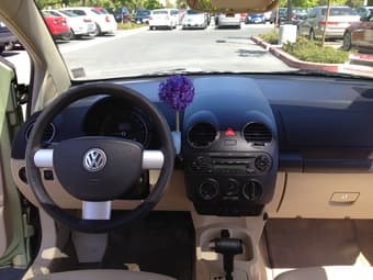 2006 Volkswagen New Beetle 2.5l /w sunroof leather seats - Only$ 8,900 2