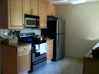 Nice 1B/1BA + 1 car-garage apt, Menlo Park/PA, available 9/12-10/21/12 3