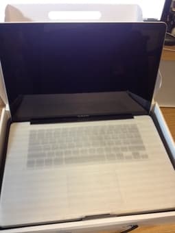 (pics) '11 Macbook Pro 15", 2.4ghz, 4GB, 128GB Solid State, $1500 3