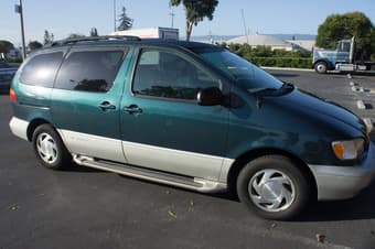 1998 Toyota Sienna  XLE  for $4300 1