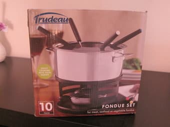 Brand New Trudeau Fondue Set - only 15$ 3