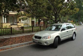 Subaru Outback 2.5i (2006) - $11.950 1