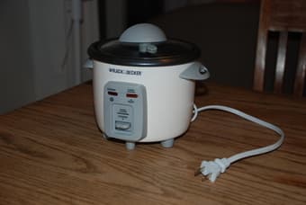 Mini Rice Cooker 1