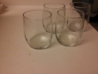 A set of 4 glasses 1