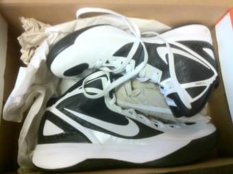 SELLING: 2011 NIKE HYPERDUNK $80 1