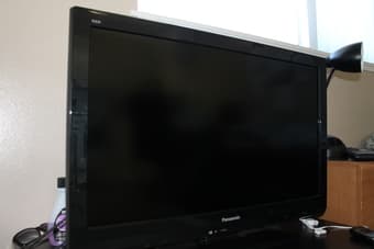(7 months old-$230) Panasonic VIERA TC-L32C5 32-Inch 720p 60Hz LCD TV 1