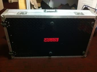 Monster pedal board, perfect for touring/gigging. $100 1