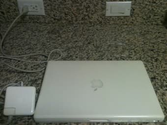 Nice MacBook 13 in original box - Intel Core 2Duo (1st owner) 2