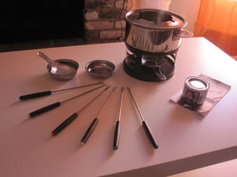 Brand New Trudeau Fondue Set - only 10$ 1