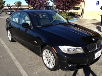 2011 Black BMW 328i Sedan 18600 miles in excellent condition 2
