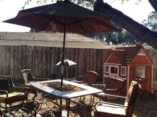 share beautiful palo alto house with sweet couple:) Available Dec 16 1