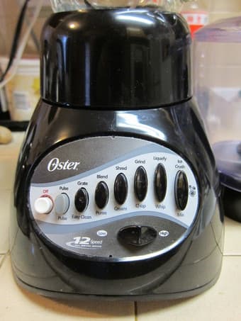 Moving sale :Oster  blender,Food processor attachment 1