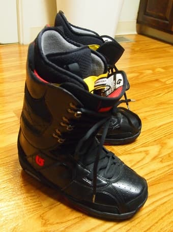 Snowboard, Snowboard boots, Ski boots 2