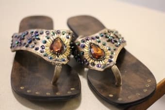 $5, two pairs of women's sandals, size 6 1