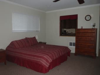 Furnished Studio Cottage in Menlo Park: Available NOW thru June 1