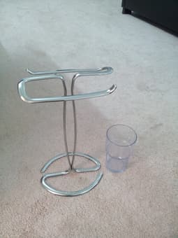Towel holder counter top $8 1