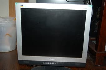 19" Viewsonic Monitor 2