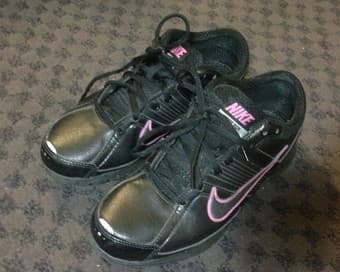 Nike women shoes size 6, almost new, $20 1