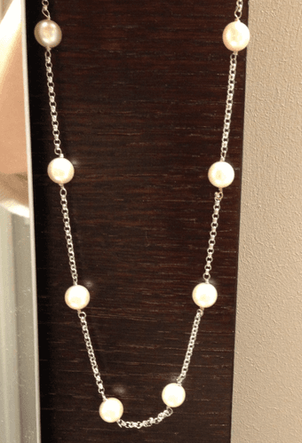 Beautiful necklace with pearls $35 1