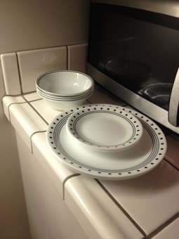$7 Dinningware set 1