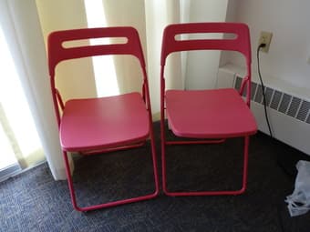 folding chairs 20$ for 2 1