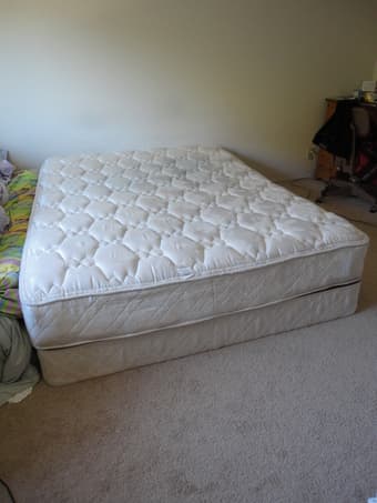 queen mattress and box 1