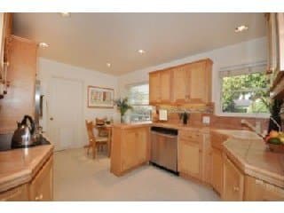 Temporary housing available for 890 a week. 3 BDRM. Bike to Stanford 2