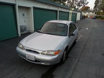 97 ford escort low mileage, save gas and money! 2