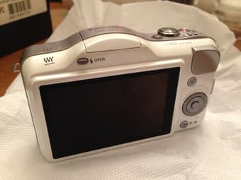 $200 Panasonic GF3 Camera Body 2