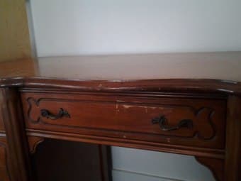 Cute old fashioned desk 3