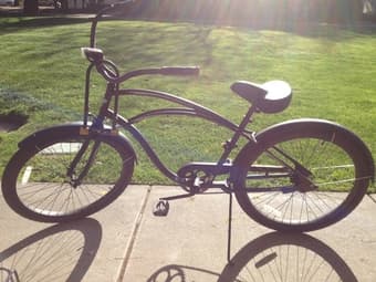 black cruiser bike selling for $100. ~1.5 years old, lock+light incl 1